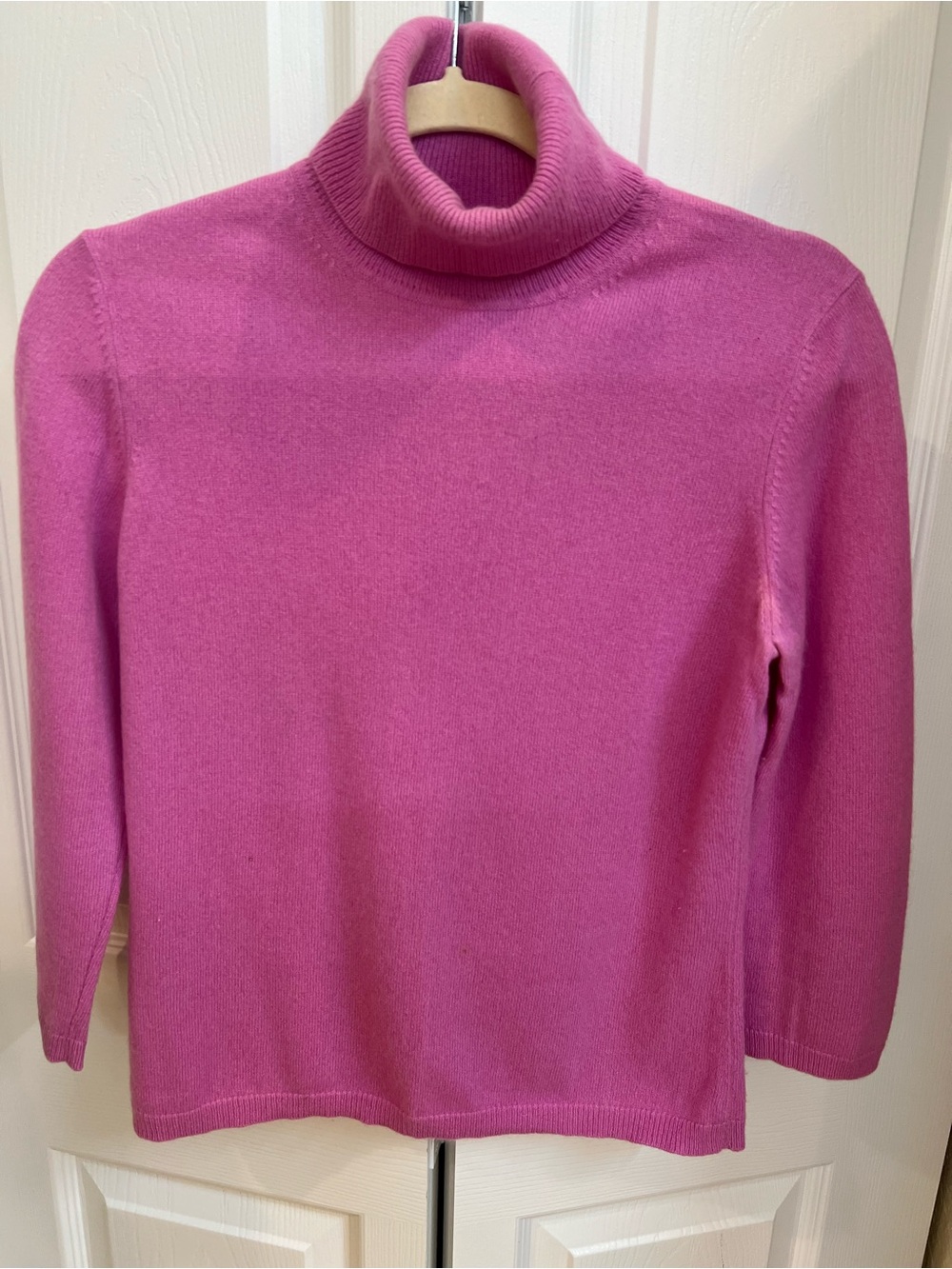 100% cashmere Ann Taylor  Women's Pink Turtleneck Sweater size S